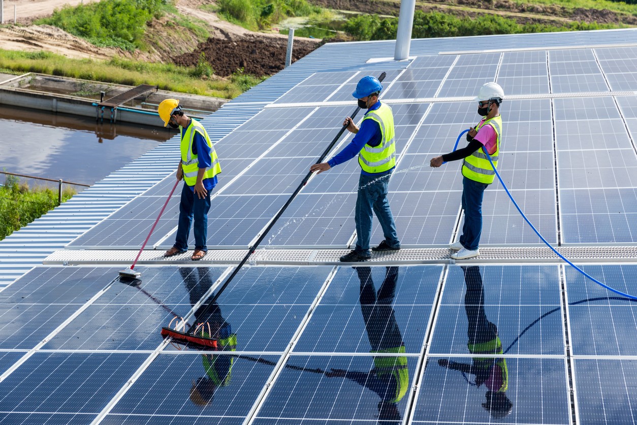 Solar panel cleaning in London